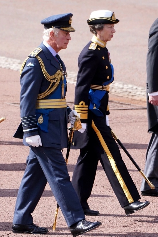 funeral Princess ann in military uniform